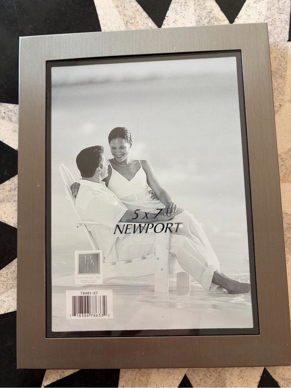 Newport 5x7 Matte Silver/Gray Photo Frame